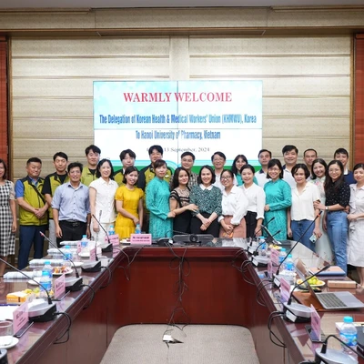 Công đoàn Trường Đại học Dược Hà Nội tiếp Đoàn Đại biểu Công đoàn Y tế Hàn Quốc và Phát động quyên góp hỗ trợ viên chức, người học, đoàn viên ngành Y tế bị ảnh hưởng do bão lũ